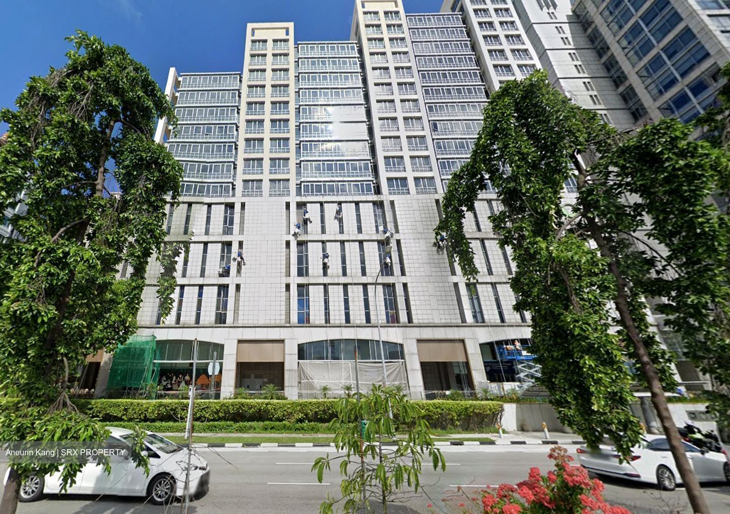 Clemenceau Avenue (D9), Retail #567082821